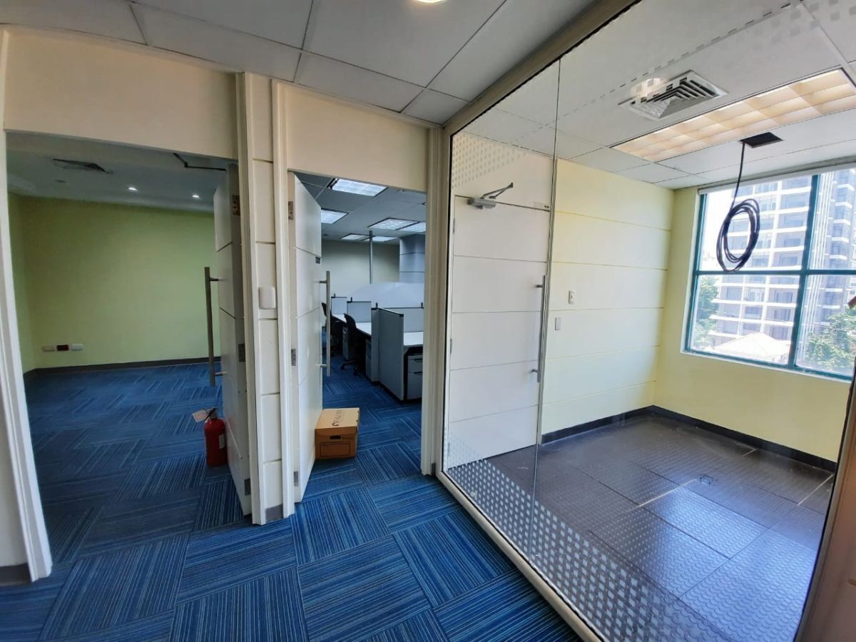 oficinas y locales comerciales - 🔵 Alquilo Local para oficina  134 mts piso 8  Piantini 
 4