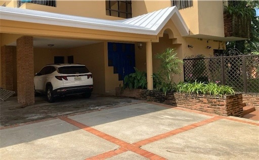 casas - Venta de casa en Arroyo hondo viejo Distrito Nacional con 511mts