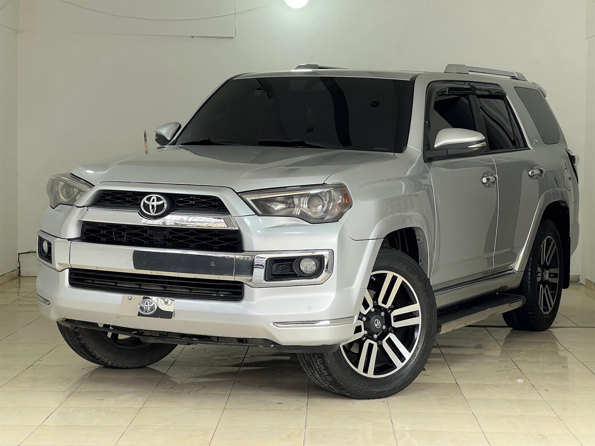 jeepetas y camionetas - TOYOTA 4RUNNER SR5 AÑO 2012 CON EL KIT 2018