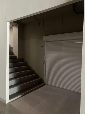 oficinas y locales comerciales - Edificio en alquiler Ensanche Naco #24-581 uso comercial con 6 niveles, ascensor 7