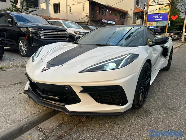 jeepetas y camionetas - Chevrolet Corvette Stingrey 3LT Convertible año 2023 8