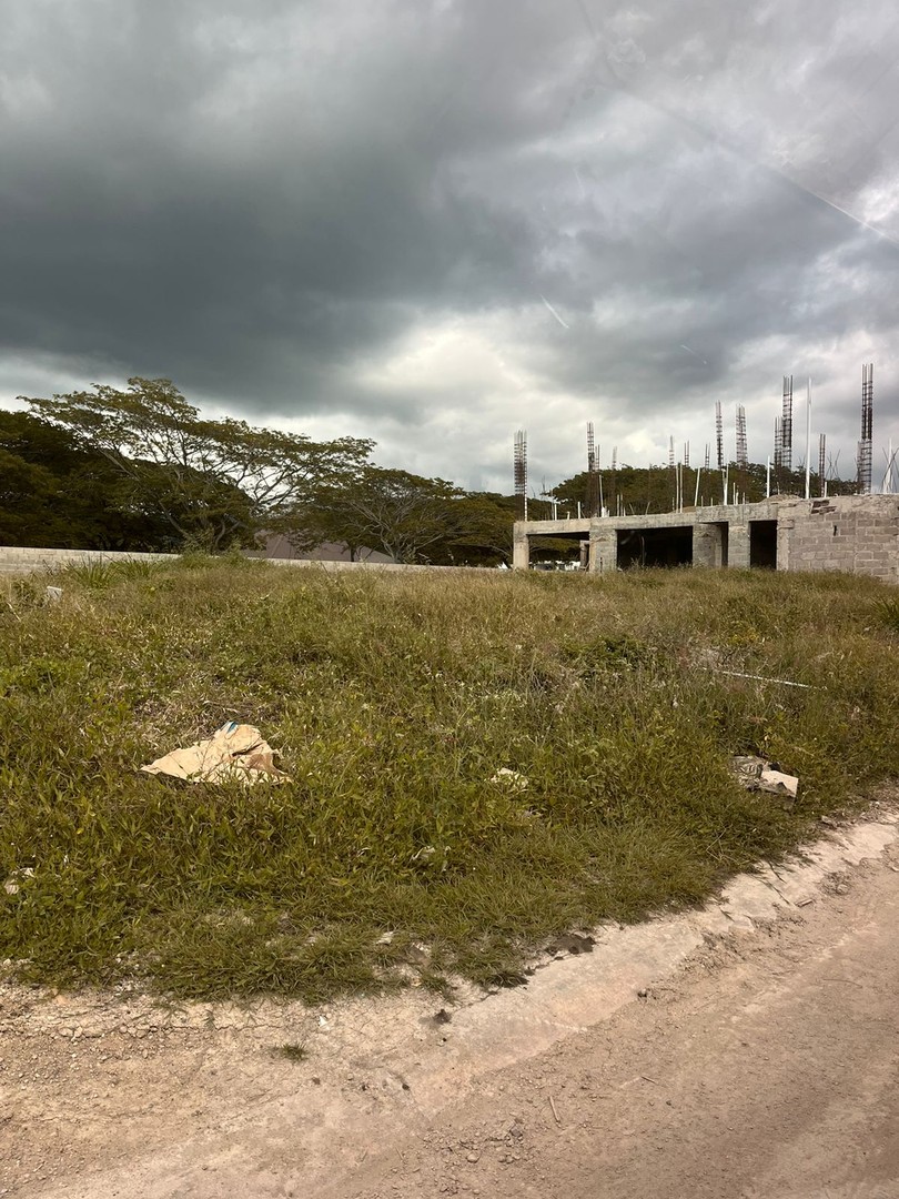 solares y terrenos - Se Vende Solar en Jardines del Norte, Residencial Cerrado 1