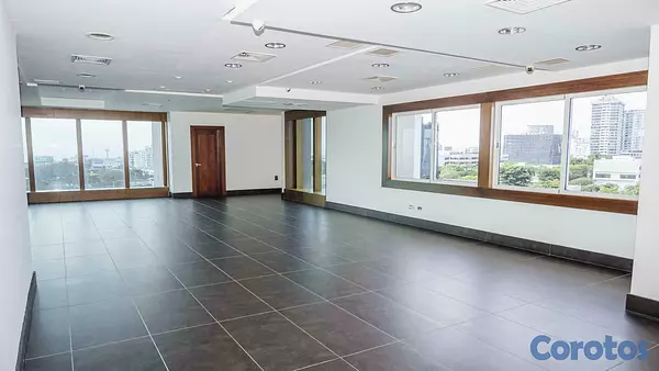 oficinas y locales comerciales - Local comercial de 208 metros en La Julia 5