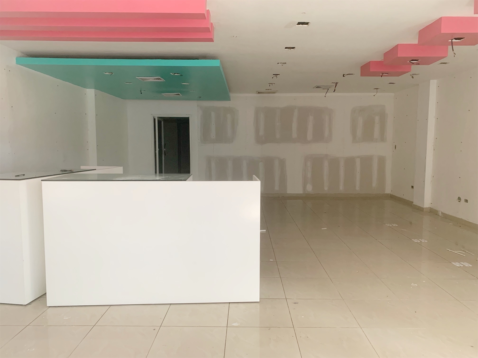 oficinas y locales comerciales - De oportunidad Primer nivel 5