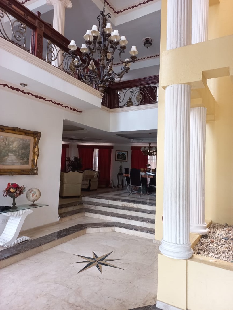 casas - Venta de mansión con 600mts en vista hermosa zona oriental Santo Domingo  1
