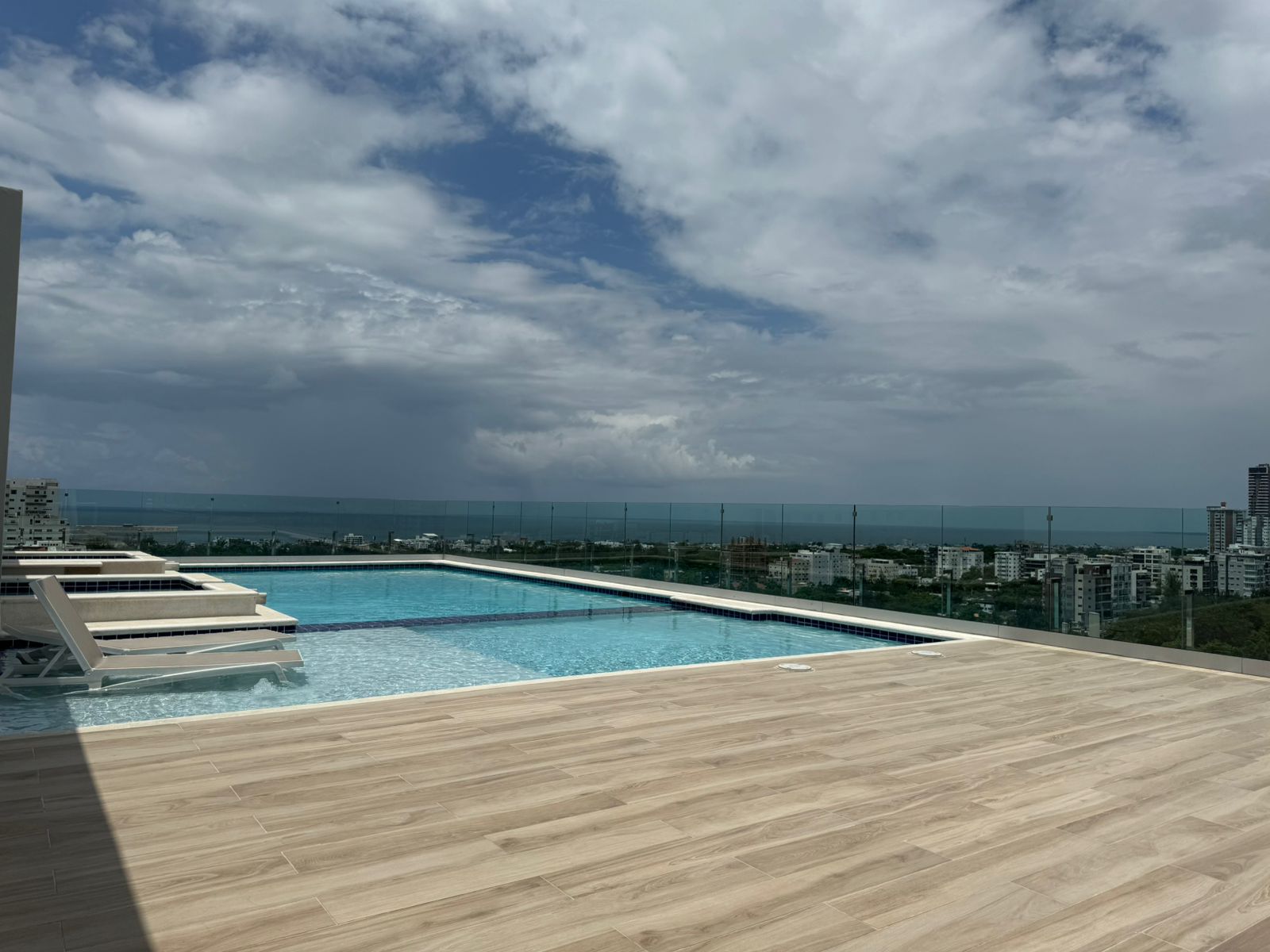 apartamentos - Bella Vista Ideal para Ejecutivo Imponente torre moderna 2