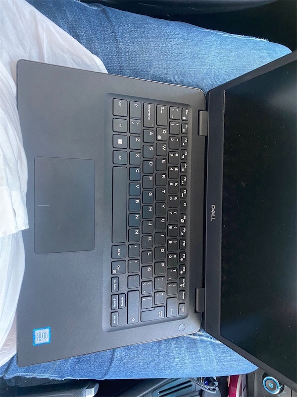 computadoras y laptops - Vendo Laptop Dell Latitude 3400 i5 de 8va generación