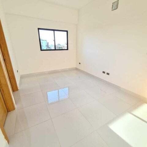 apartamentos - Apartamento en venta #24-177 de 3 hab, cuarto de servicio, balcón, gimnasio. 4