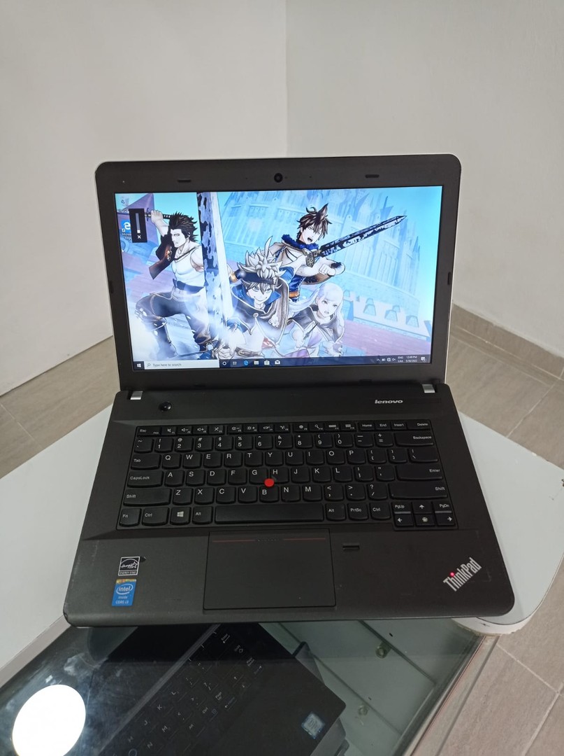computadoras y laptops - Laptop Lenovo ThinkPad E440 - i3 4ta Generación - 4GB RAM - 500GB