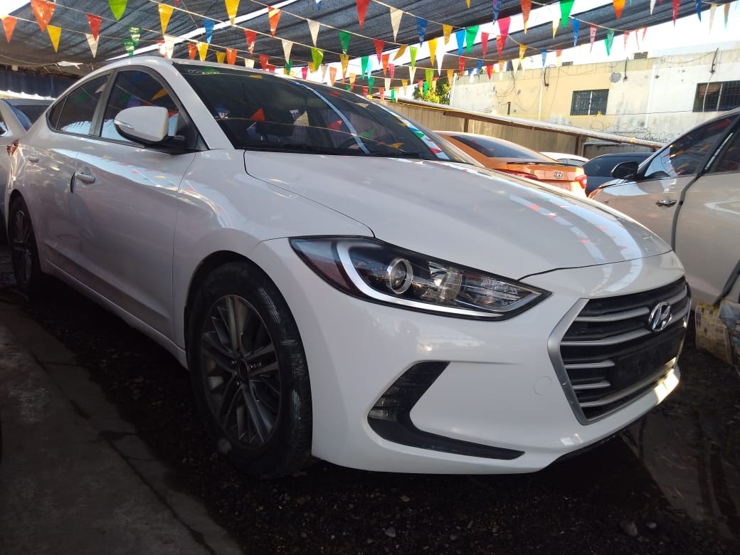 carros - HYUNDAI AVANTE 2017 BLANCO 4