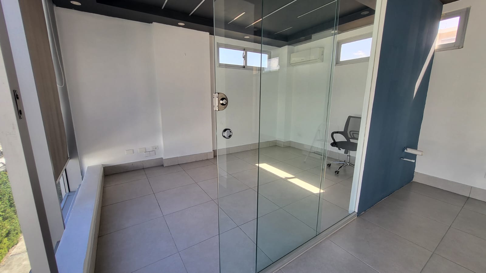 oficinas y locales comerciales - Local en Alquiler en Plaza comercial en Los Prados 3