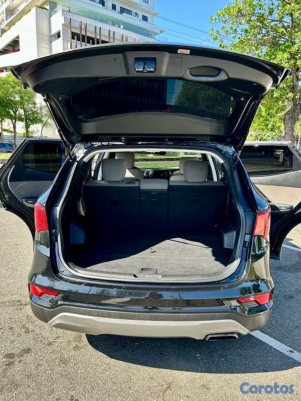 jeepetas y camionetas - Hyundai Santa Fe Sport 2017 4x4 – Clean Carfax 7