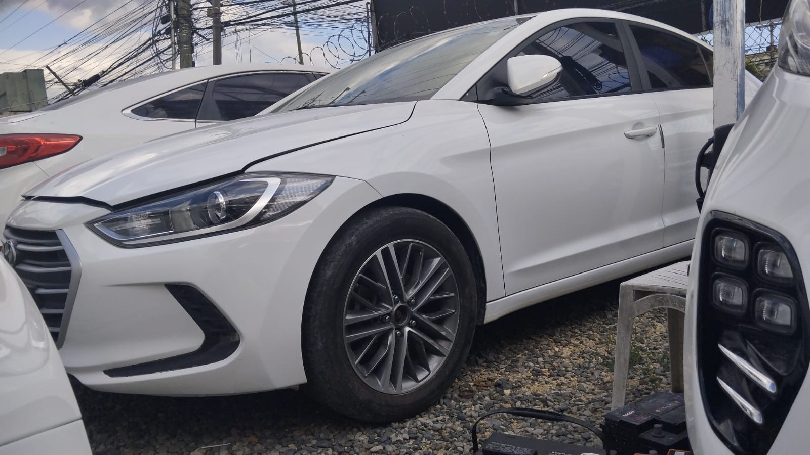 carros - HYUNDAI AVANTE 2017 BLANCO