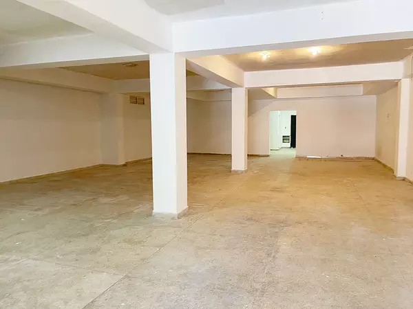 oficinas y locales comerciales - Alquiler local amplio primer nivel  2
