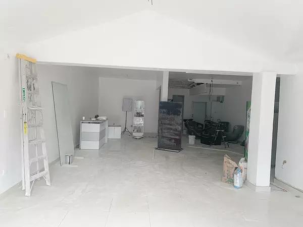 oficinas y locales comerciales - Propiedad céntrica en Bella Vista 4