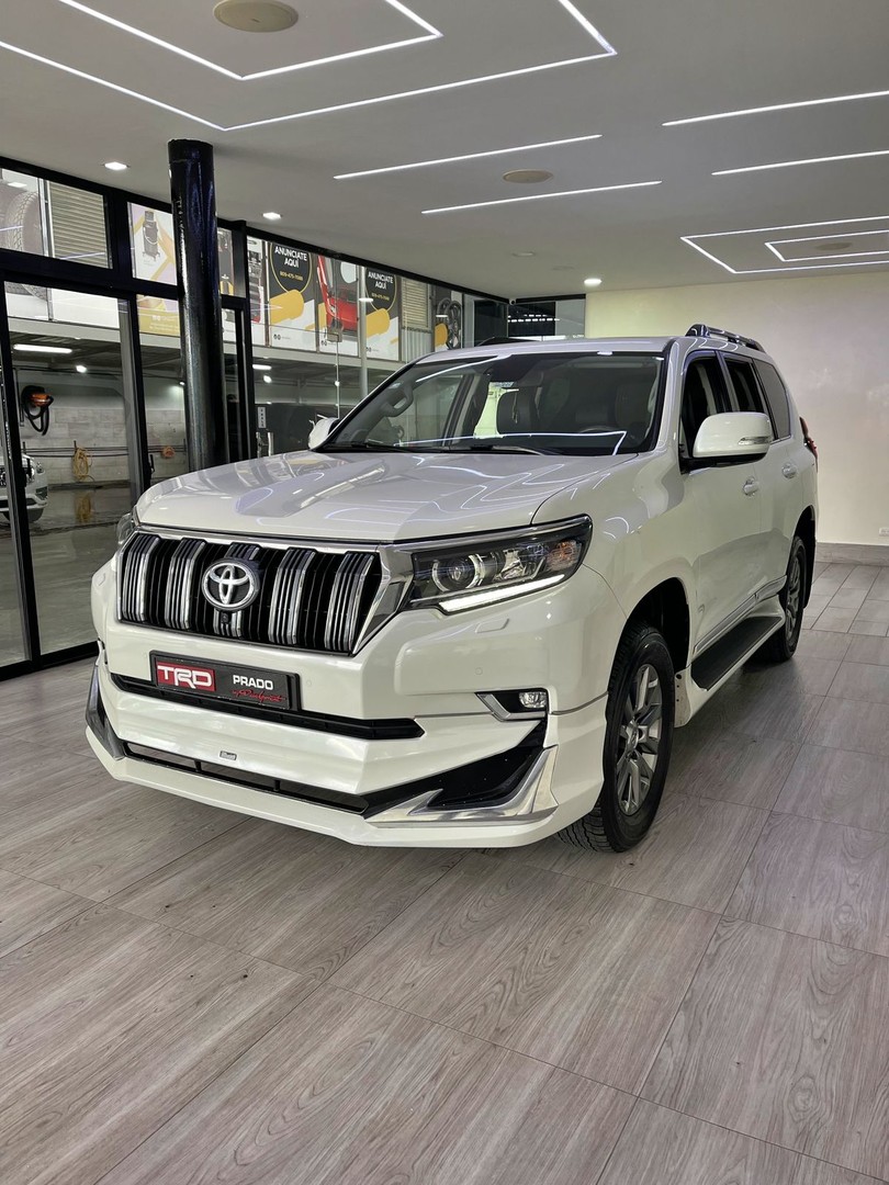 jeepetas y camionetas - Toyota land Cruiser prado VXL 2018 nuevaaa