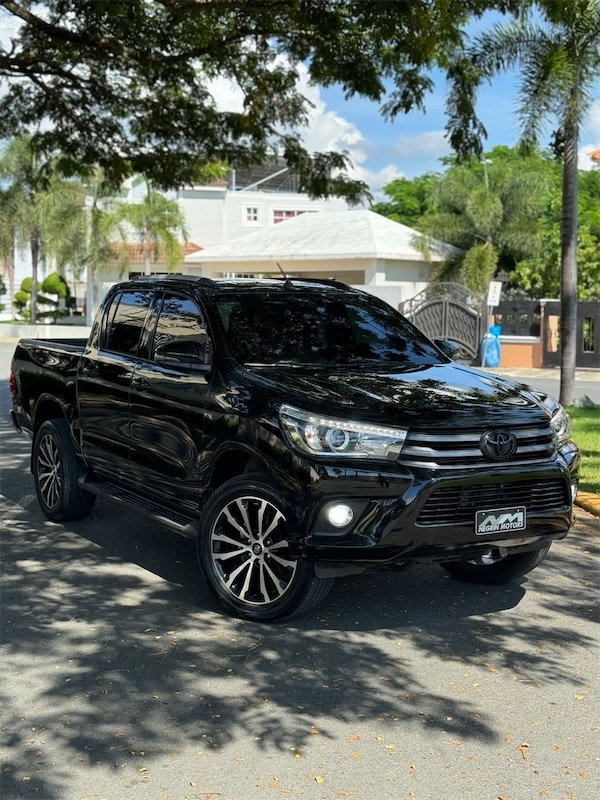 jeepetas y camionetas - 2018 TOYOTA HILUX MECANICA 4x4