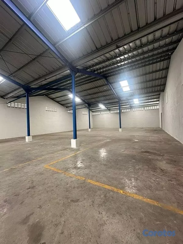 oficinas y locales comerciales - Nave industrial en alquiler en San Isidro  7