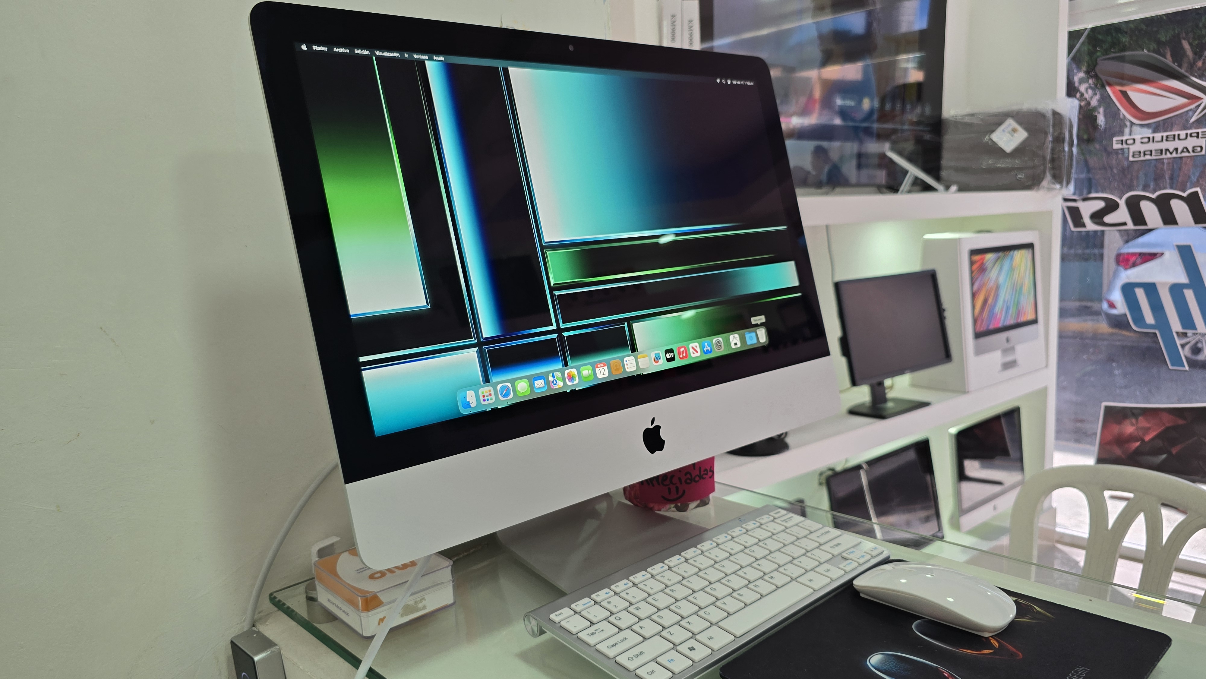 computadoras y laptops - Apple imac Retina 21 Pulg Core i7 3.6ghz Ram 16gb ddr4 Disco 512gb SSD año 2017