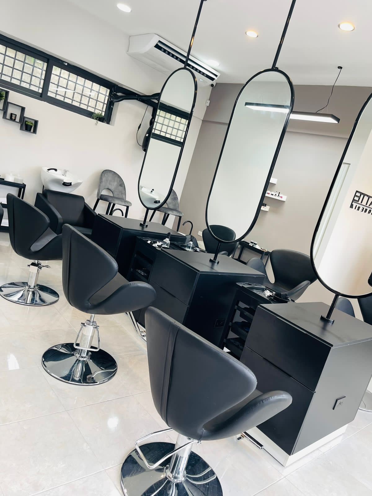 negocios en venta - Vendo salón de belleza
