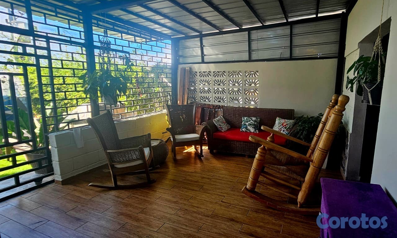 casas - Casa en Colinas del Oeste, av. Prolongacion 27 de  9