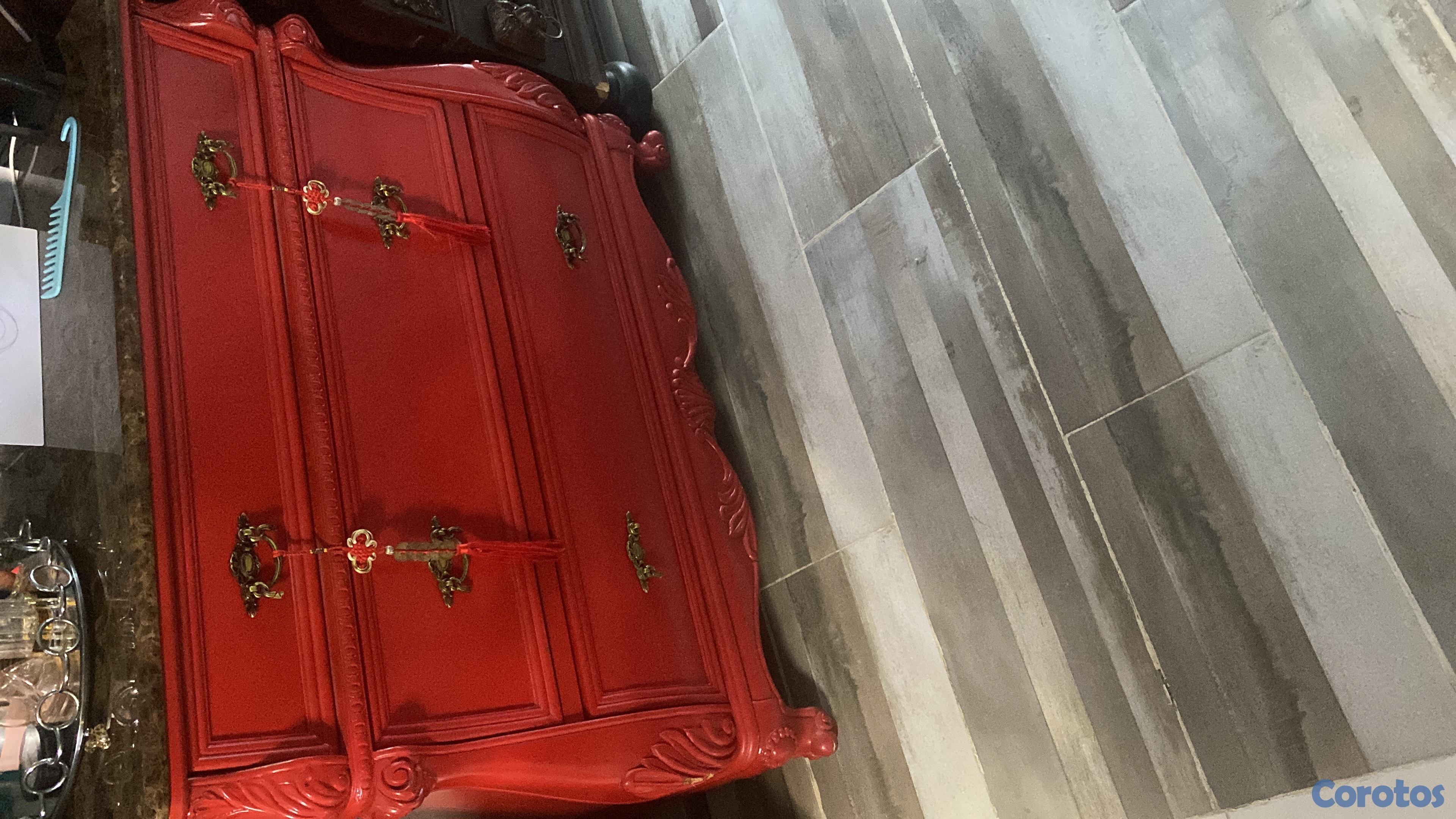 muebles y colchones - Credenza roja  2